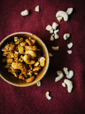 Huisgeroosterde borrelnootjes