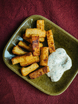 Polentafrietjes met bieslookveganaise