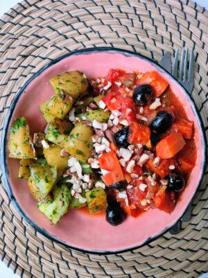 Wortelstoofpotje met olijven en peterselieaardappelen