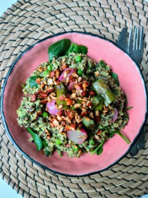 Salade van de week: quinoasalade met geroosterde asperges en salsa verde